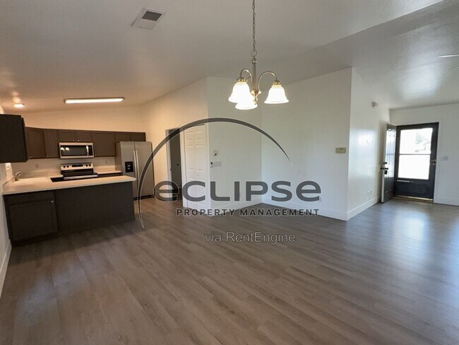 Building Photo - 560 Huntington Point Ln