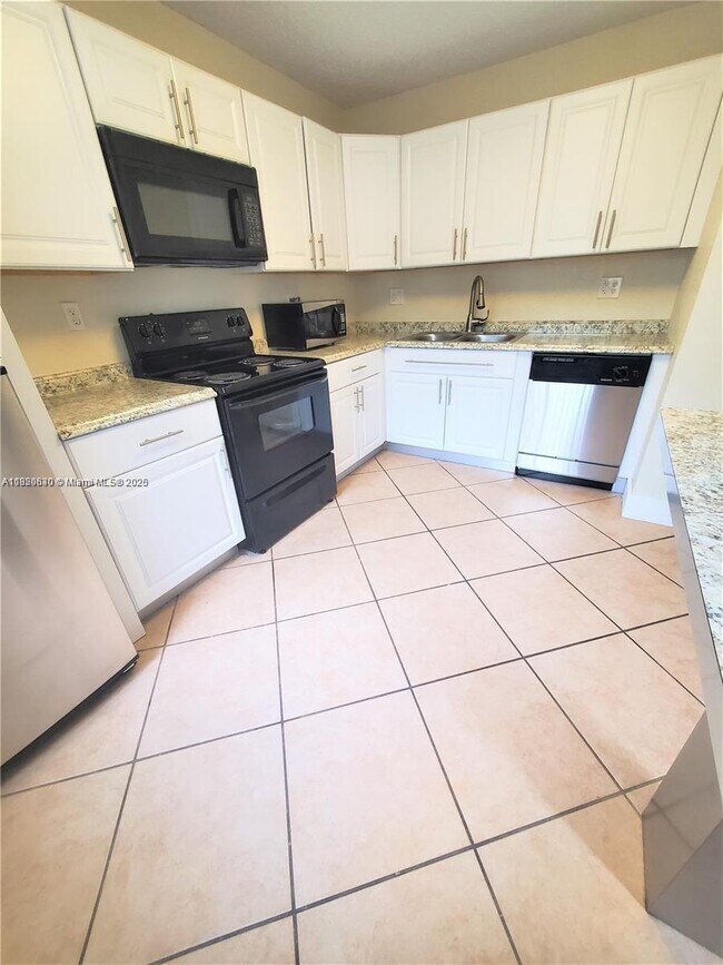 Building Photo - 15250 SW 134th Pl
