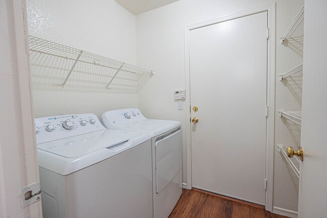 Building Photo - Perfect 3 bed/2 bath home in Johnson Ranch!