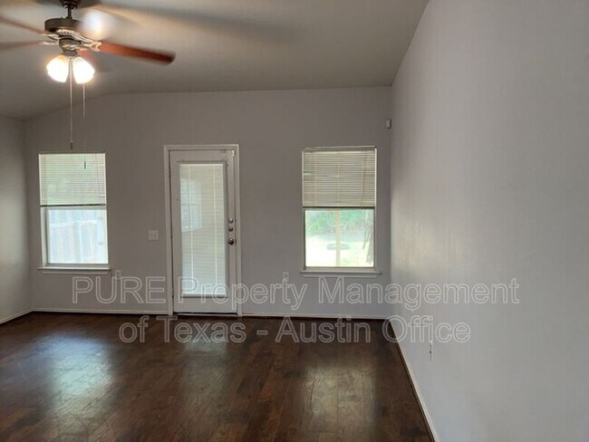Building Photo - 9005 Sun Shower Bend