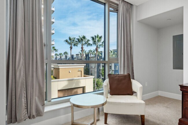 Building Photo - Spacious Irvine Financial District Condo with Full Service Amenities