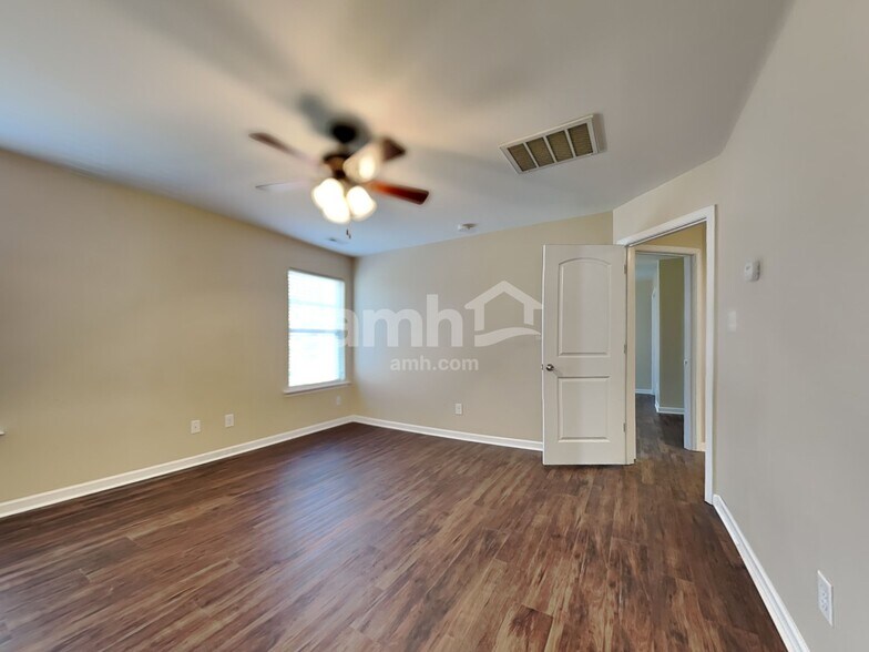 Building Photo - 10233 Broken Stone Ct