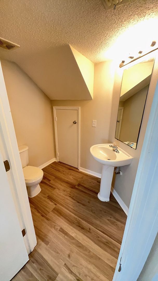 Building Photo - MOVE IN SPECIAL- Newly renovated 3 bedroom/2.5 bath townhouse for rent located in the lovely gate...