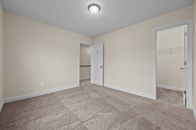 Building Photo - 304 Little Egret Ln