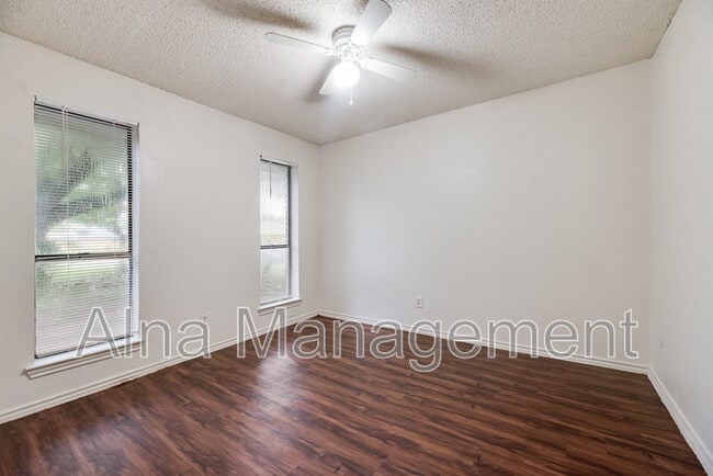 Building Photo - 729 Worcester Ln