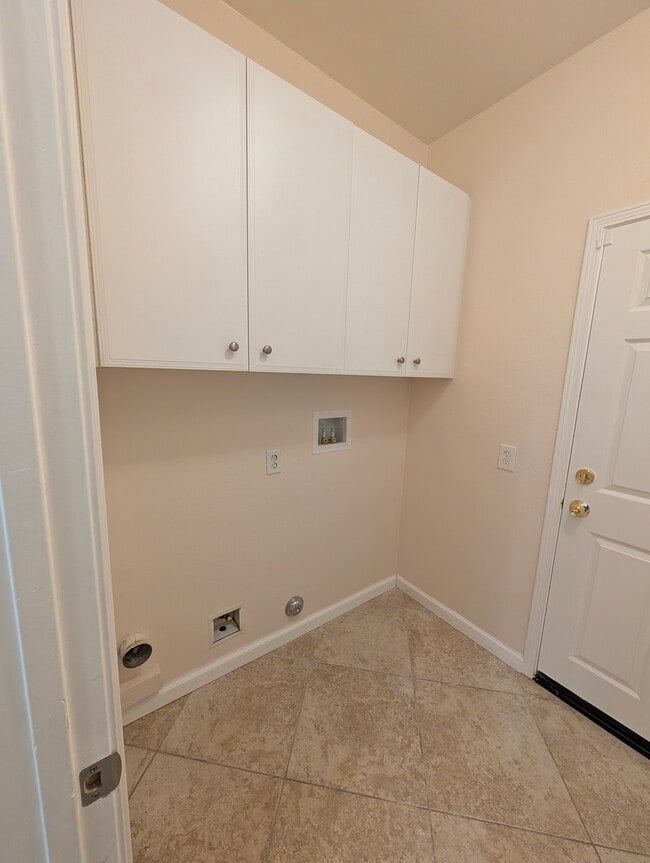 Building Photo - 1468 Burns Ln