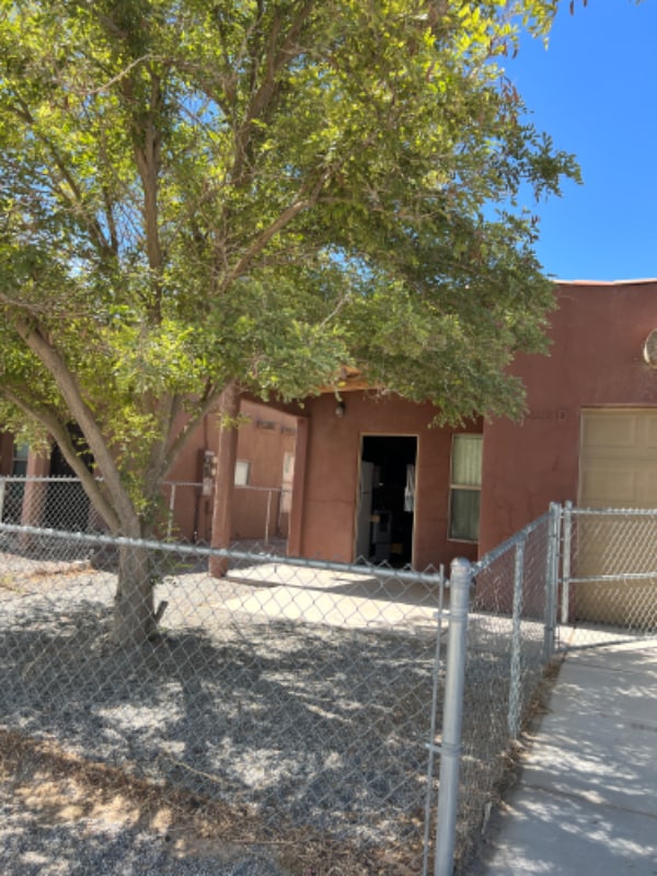 Building Photo - 2020 E Ambush St