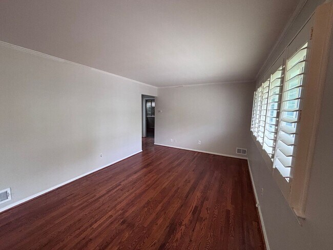 Building Photo - COMING SOON - Beautiful and spacious 4Bed/2Bath Rambler in Rockville!