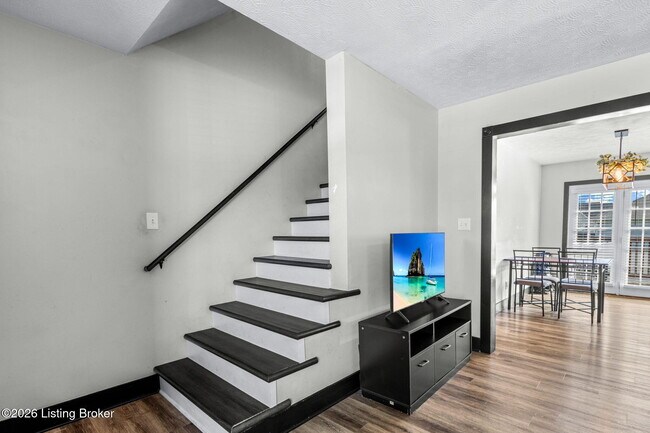 Building Photo - 164 White Blossom Dr