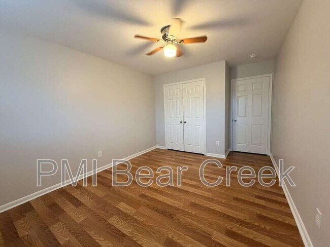 Building Photo - 6407 Waldron Dr