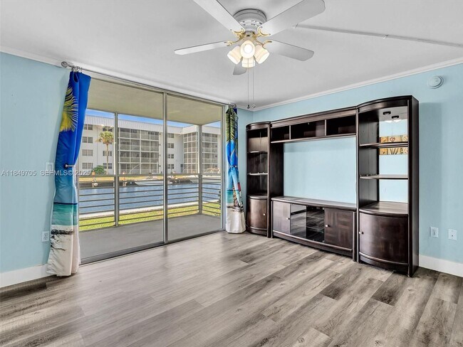 Building Photo - 3600 NE 170th St