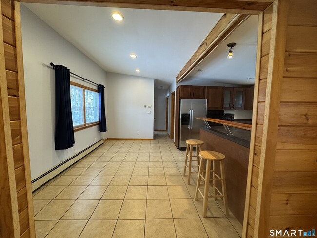 Building Photo - 67 Oronoque Trail