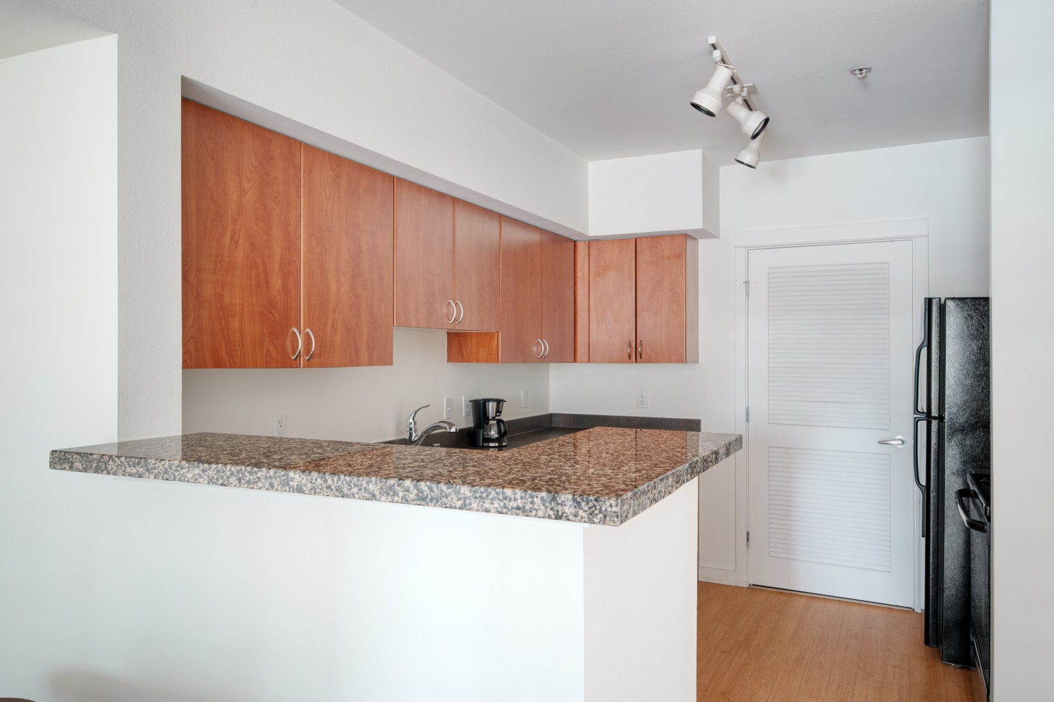 Building Photo - 10410 NE 2nd St