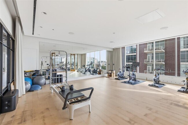 Building Photo - 501 West Ave