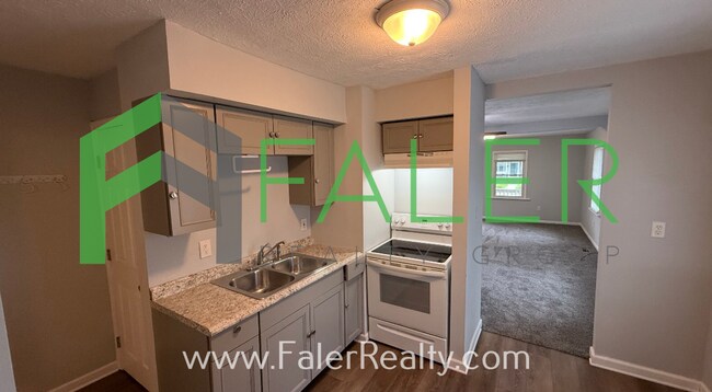 Building Photo - Adorable 2-Bedroom Bungalow