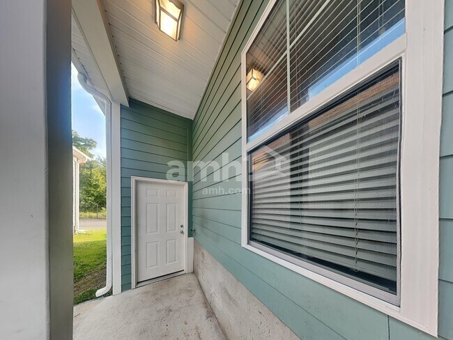 Building Photo - 5336 Tupelo St