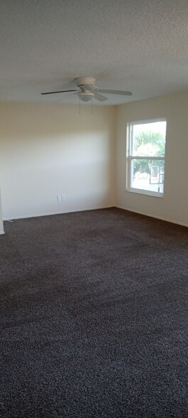 Building Photo - 2015 McMullen Ave