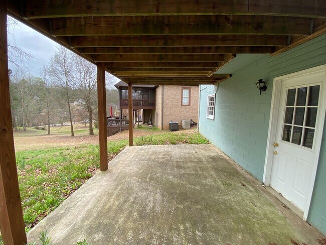 Building Photo - 221 Ridgewood Dr