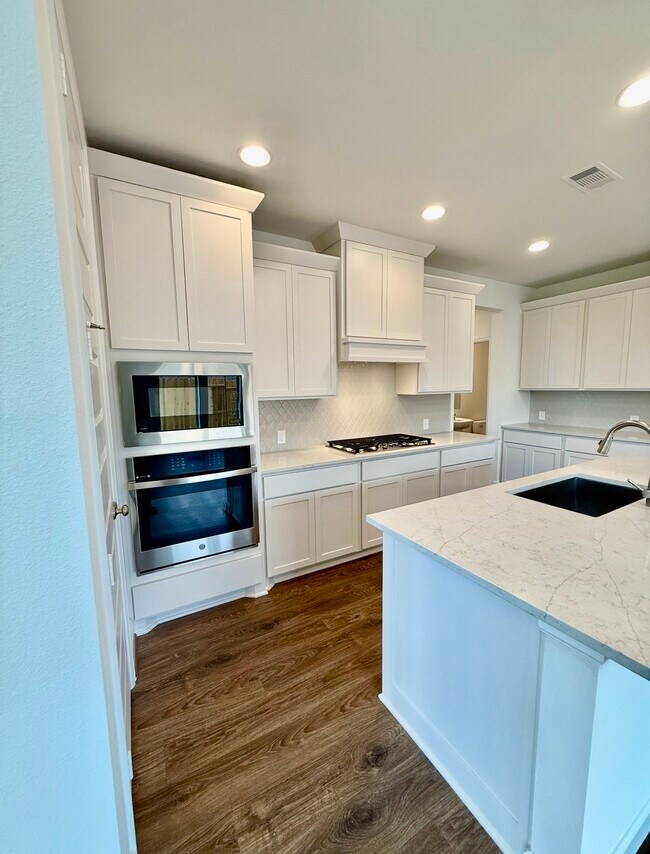 Building Photo - 30959 Radke Ests Dr