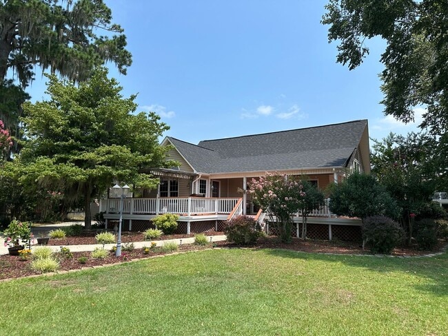 Building Photo - Beautiful Goose Creek Oasis