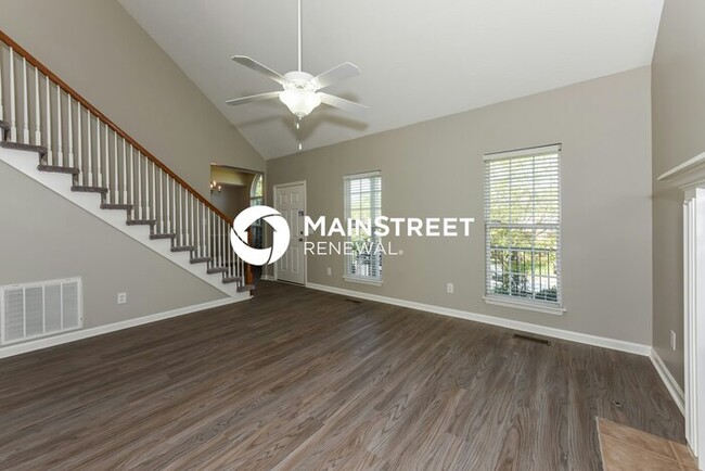 Building Photo - 4 Bedroom Pet-Friendly Home in Hendersonville, TN with Main Street Renewal