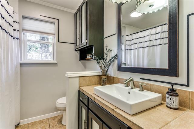 Building Photo - 116 Montreal Dr