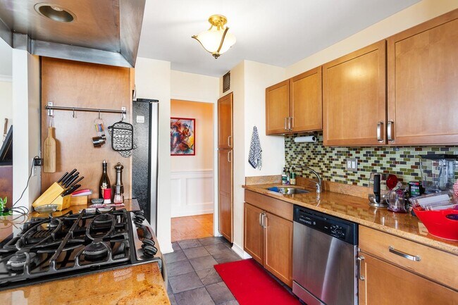 Building Photo - 6040 JFK Blvd E