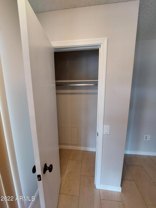 Building Photo - 13204 W Hyacinth Dr