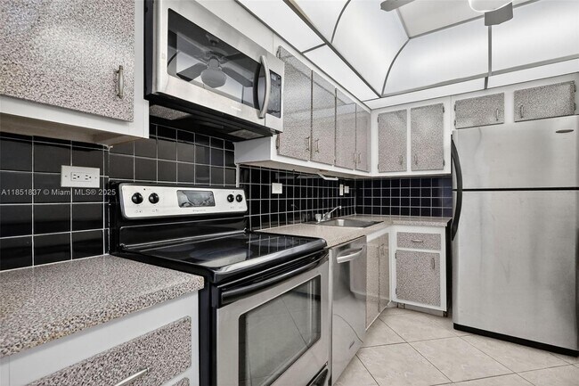 Building Photo - 20355 NE 34th Ct