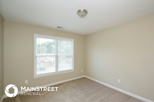 Building Photo - 3124 Green Valley Dr