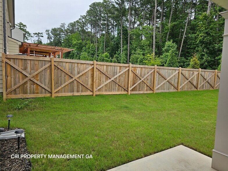 Building Photo - 352 Newshaw Dr