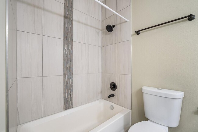 Building Photo - 5324 N Maryland Ave