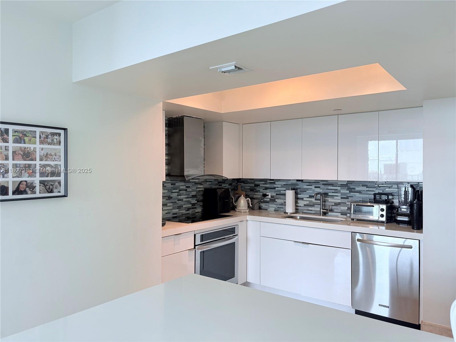 Building Photo - 1330 West Ave