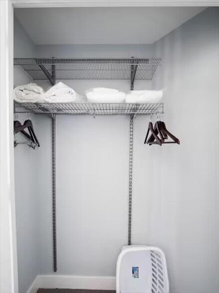 Building Photo - 4836 Rugby Ave