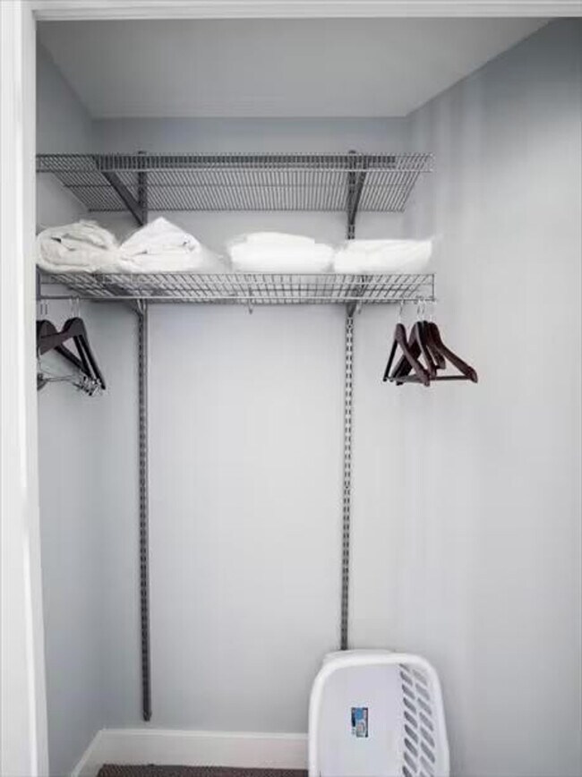 Building Photo - 4836 Rugby Ave