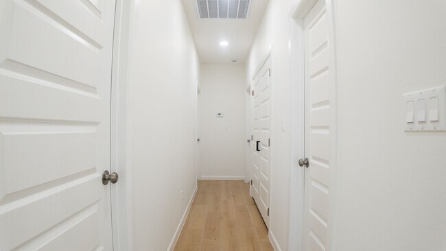 Building Photo - 612 Moar Dr