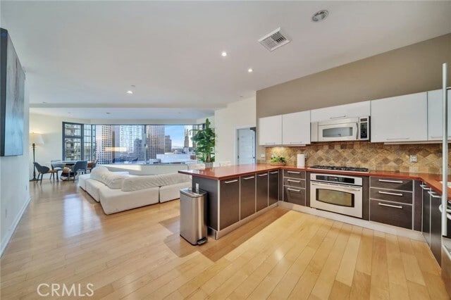 Building Photo - 801 S Grand Ave