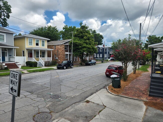 Building Photo - 1512 Barnard St