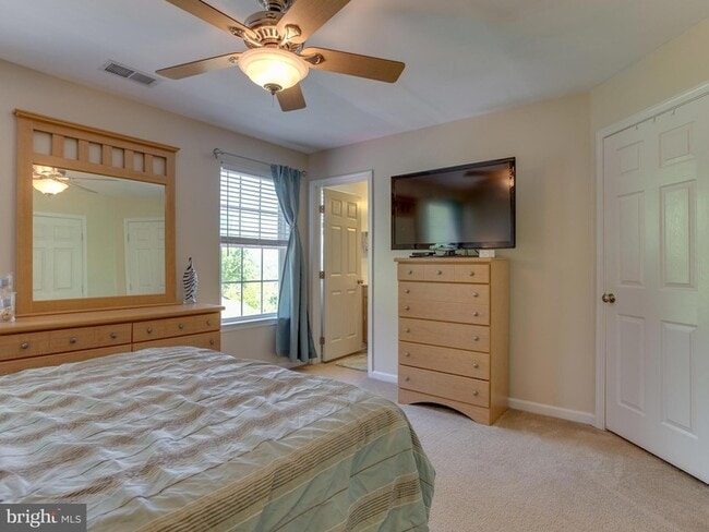 Building Photo - 8022 Forest Ridge Dr