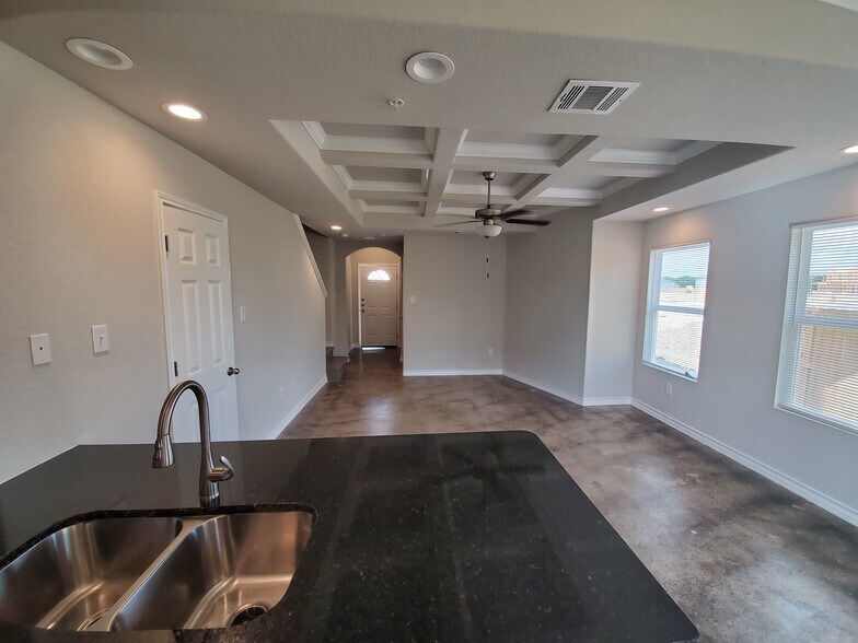 Building Photo - 16906 Spirit Brk