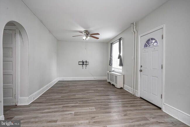 Building Photo - 30 S Railroad Ave