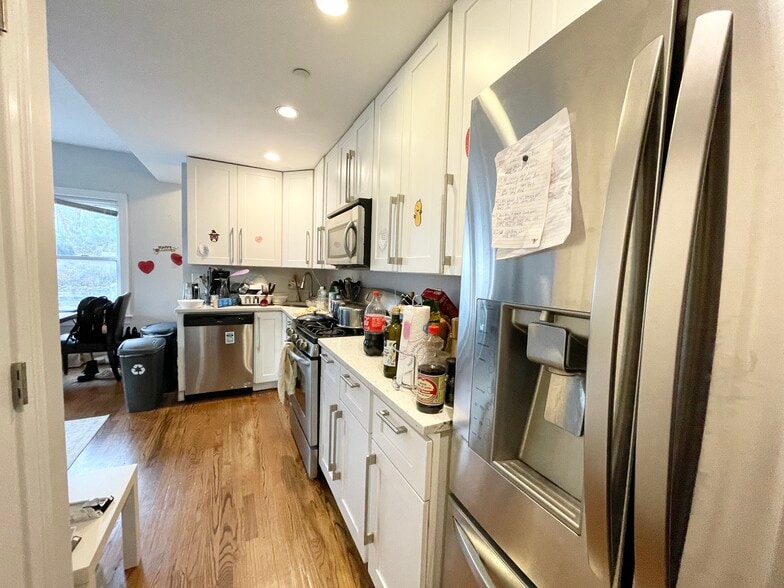 Building Photo - 800 Parker St