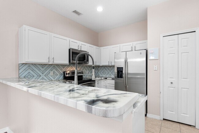 Building Photo - 10077 Moorshire Cir
