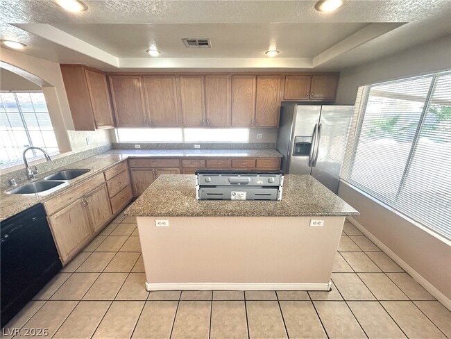 Building Photo - 2514 Quail Canyon Ave