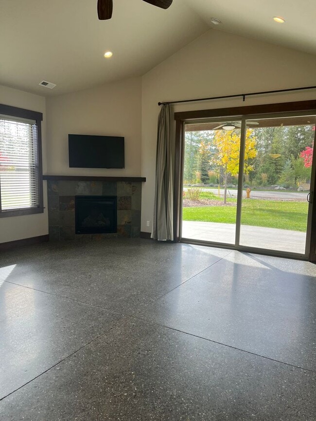 Building Photo - Sought after Dover Bay Home