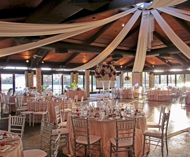 Building Photo - 7401 N Scottsdale Rd