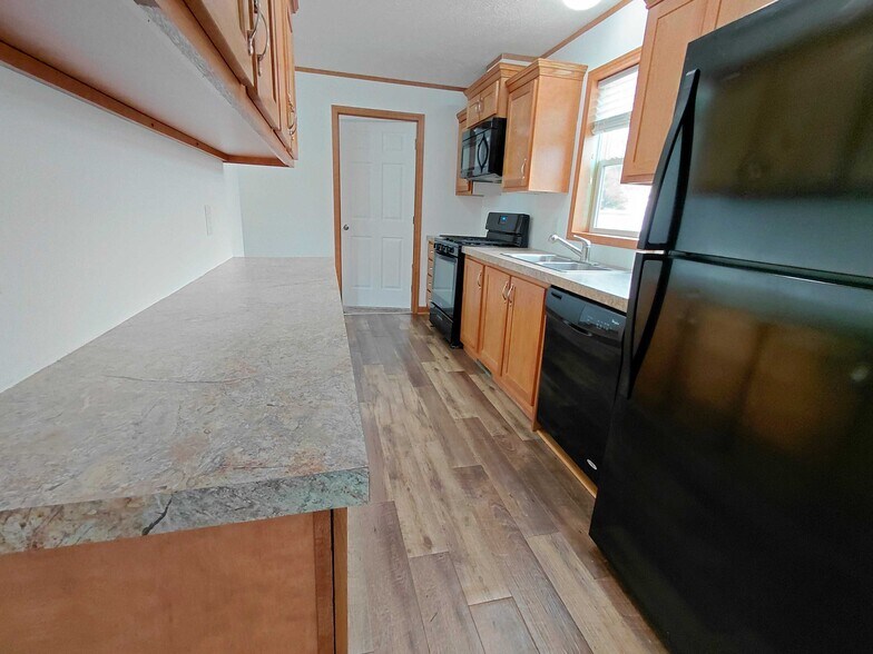 Building Photo - 2008 Heron Dr NW