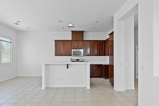 Building Photo - 13897 Mountain Top Dr