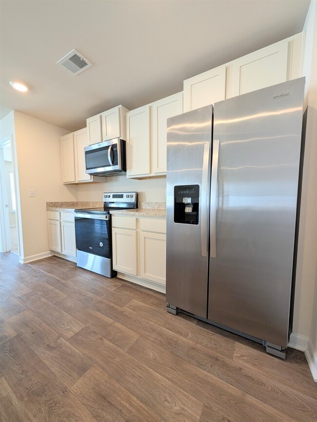 Building Photo - 869 Twickenham Lp