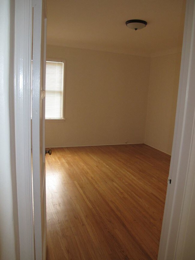 Front bedroom - 1172 Ruberta Ave